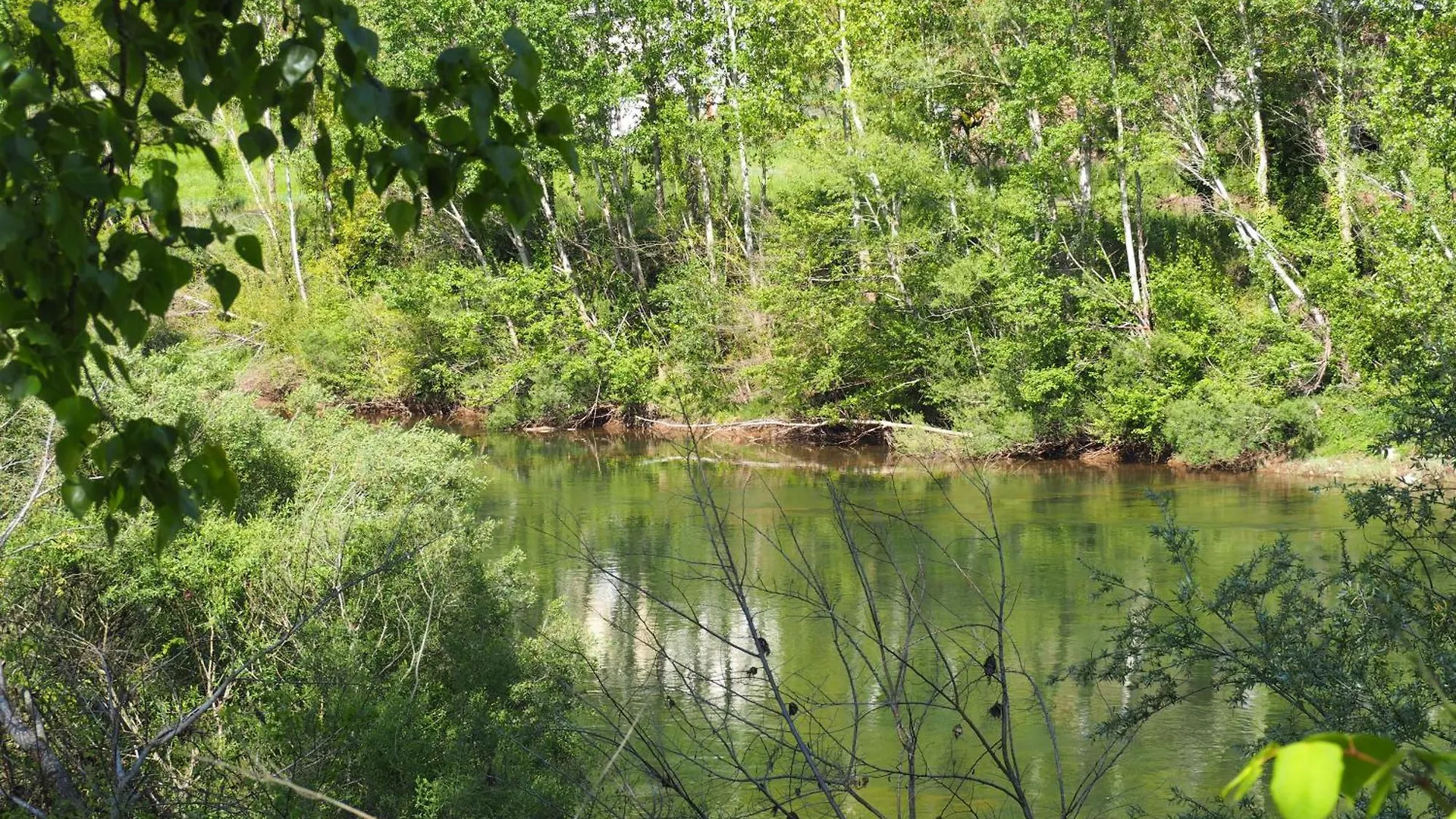 بيت للعطل Gite Le Petit Bonheur Dans La Vallee Du Tarn Ambialet